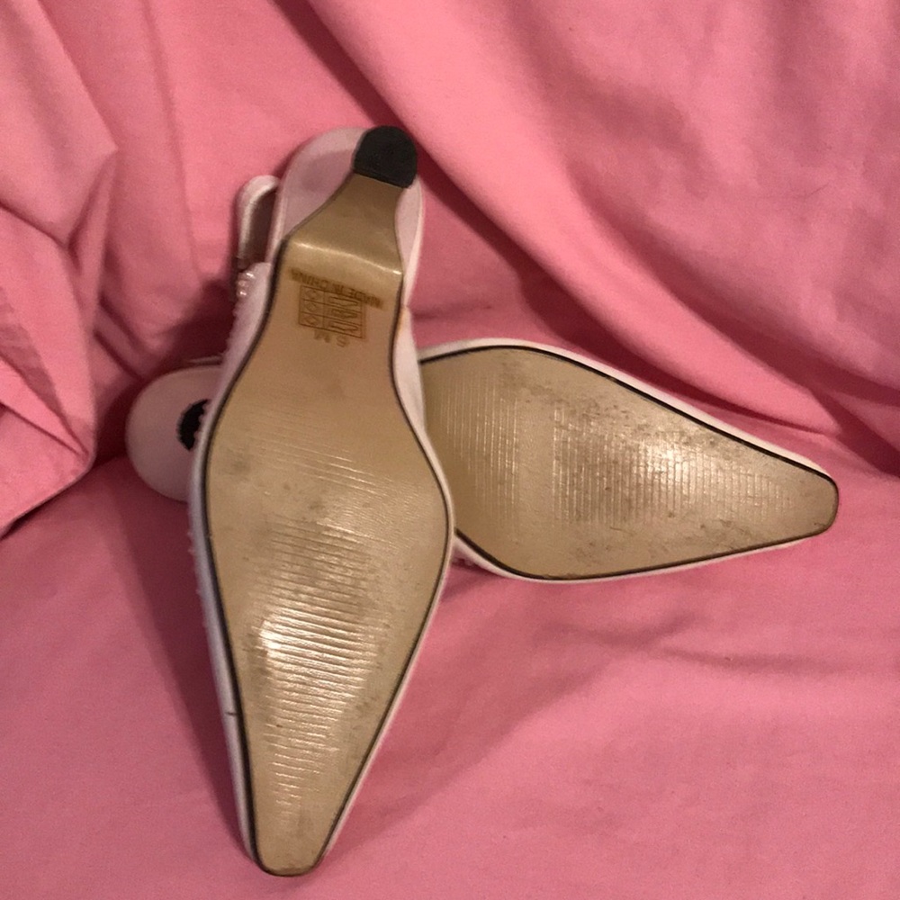 Shoes - Picture 3 of 4